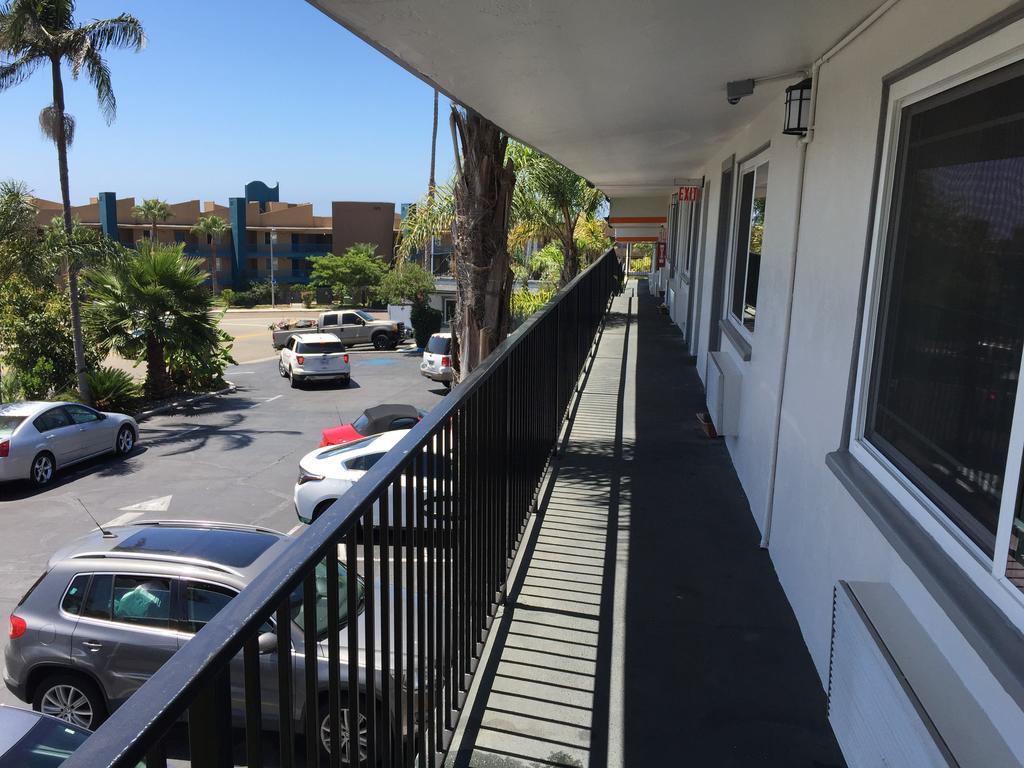 Harbor Inn & Suites Oceanside Exterior photo